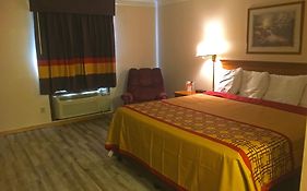 Americas Best Value Inn & Suites Thief River Falls